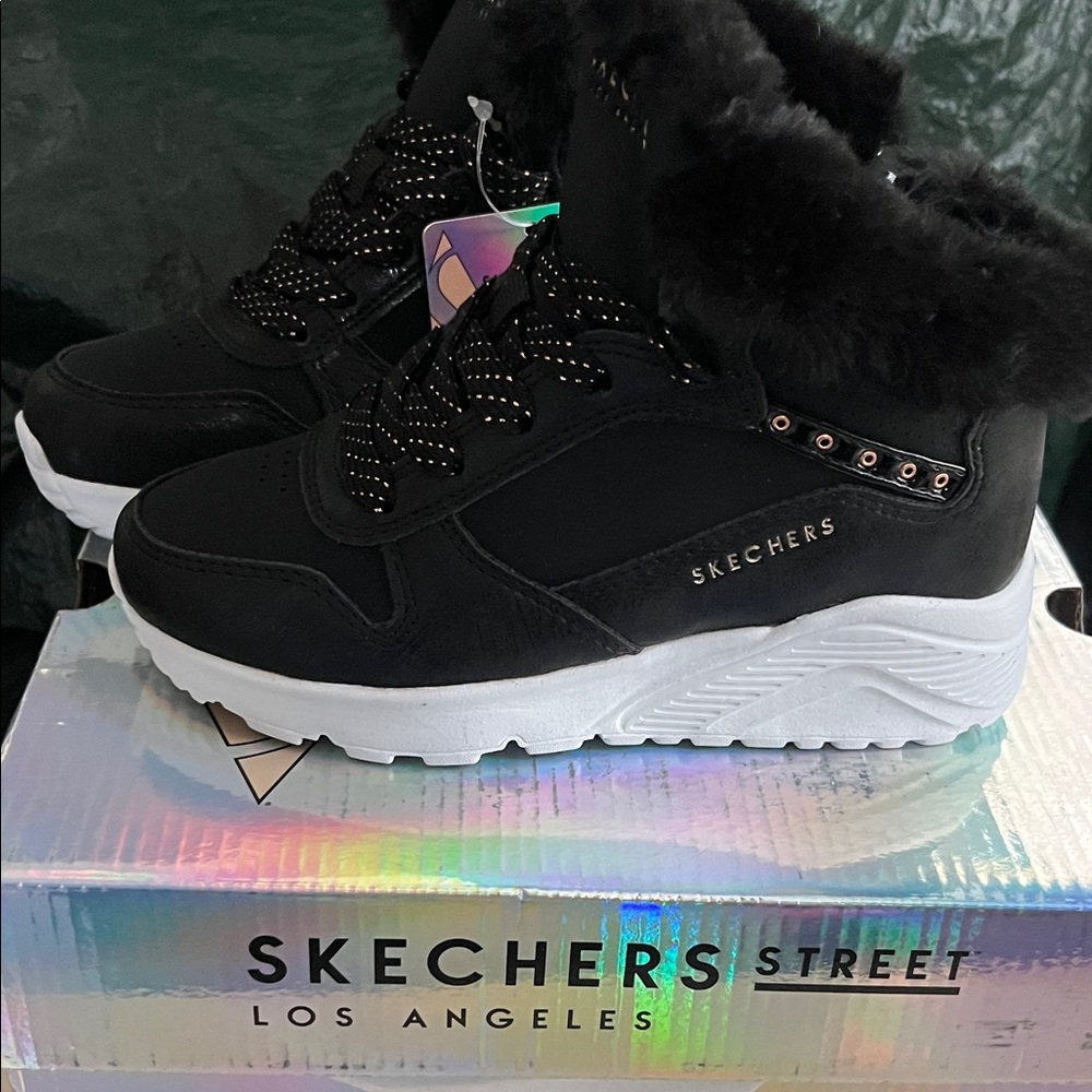 Brand new New Skechers Black and white Fur-Lined Sneakers air coold memory foam